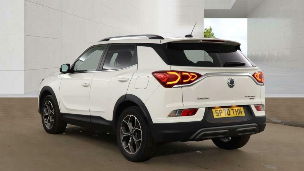 SsangYong Korando Ultimate White #3