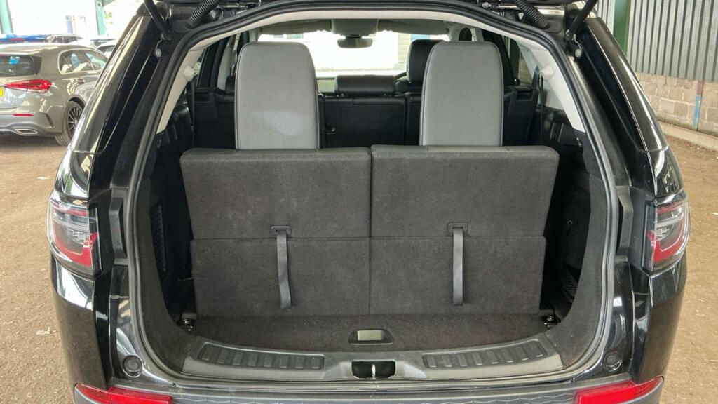 Land Rover Discovery Sport S Black #6