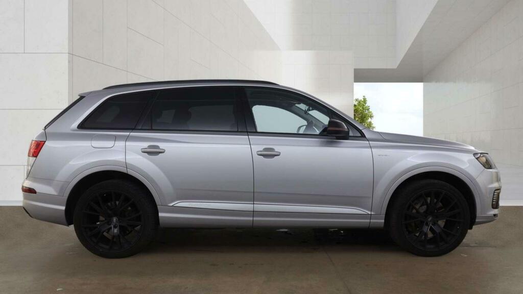 Audi Q7 E-tron Silver #4