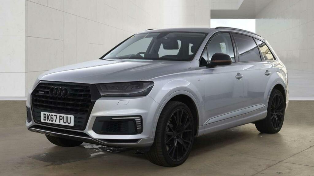 Audi Q7 E-tron Silver