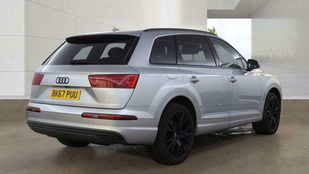 Audi Q7 E-tron Silver #3