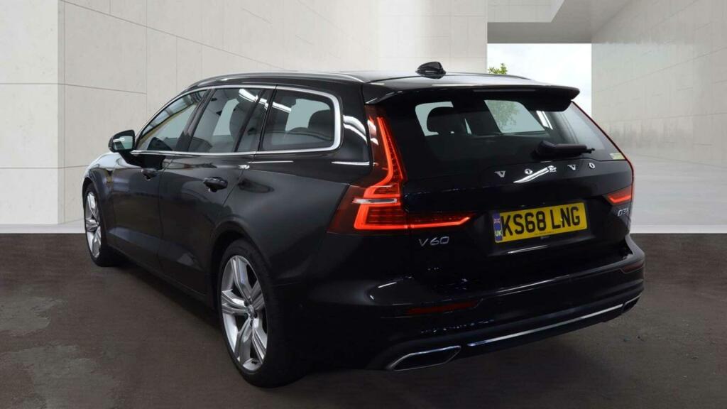 Volvo V60 Inscription Pro Black #2