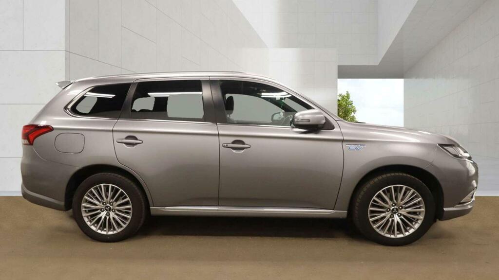 Mitsubishi Outlander Exceed Safety Grey #4