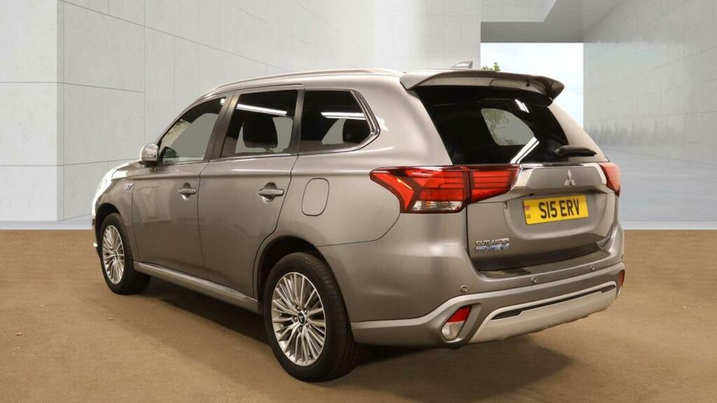 Mitsubishi Outlander Exceed Safety Grey #2