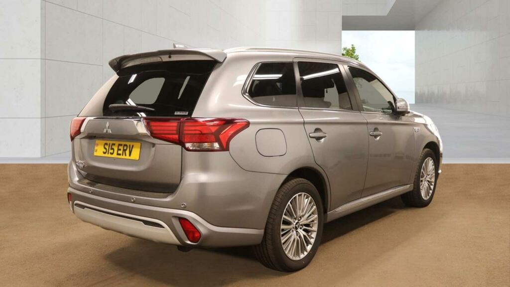 Mitsubishi Outlander Exceed Safety Grey #3