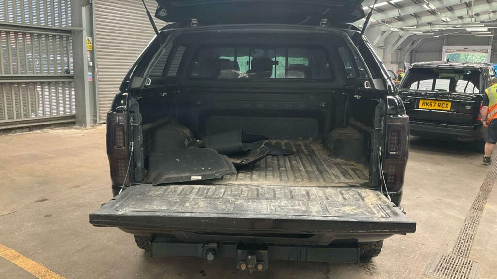Ford Ranger Wildtrak Black #6