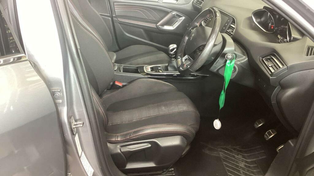 Peugeot 308 SW Puretech Tech Edition  #11
