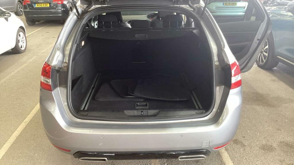 Peugeot 308 SW Puretech Tech Edition  #9