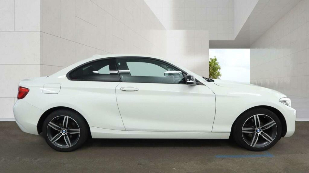 BMW 2 Series Sport White #5
