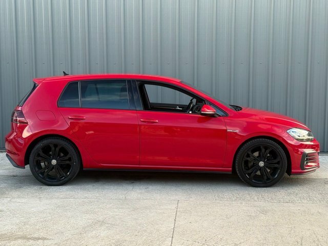 Volkswagen Golf 2.0 Tdi Dsg Hatchback AP19JNU Red #2