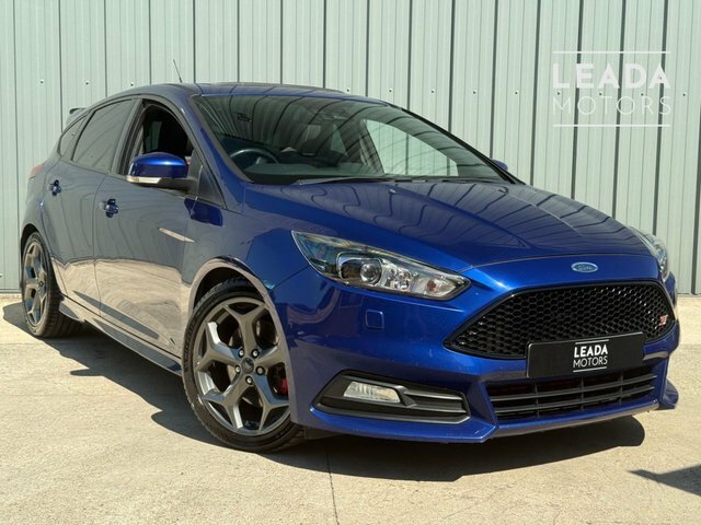 Ford Focus 2.0T Ecoboost Hatchback ST03YUP Blue