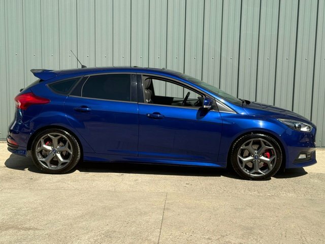 Ford Focus 2.0T Ecoboost Hatchback ST03YUP Blue #2