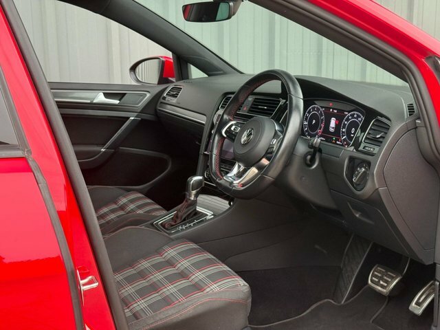 Volkswagen Golf Performance 2.0 Tsi Dsg MD68RHY Red #4