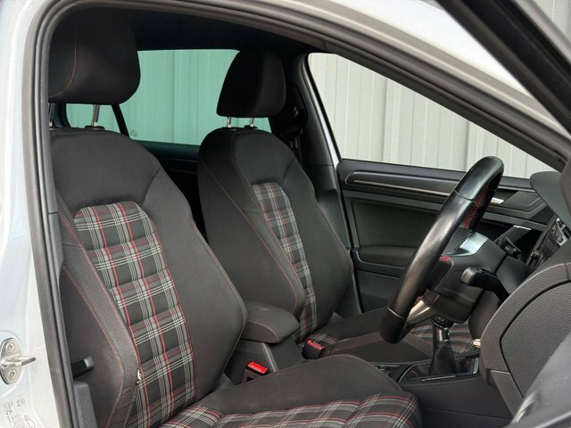 Volkswagen Golf 2.0 Tsi Mk7.5 White #6