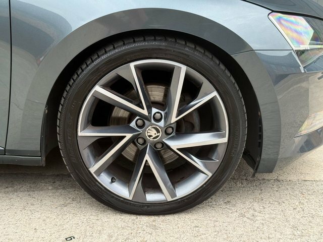 Skoda Superb 2.0 Tdi Dsg Estate Grey #4
