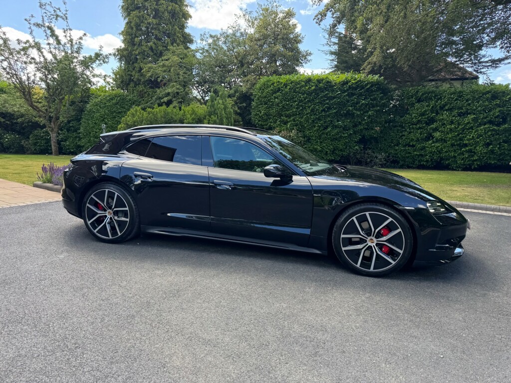 Porsche Taycan 4S Cross Turismo #16