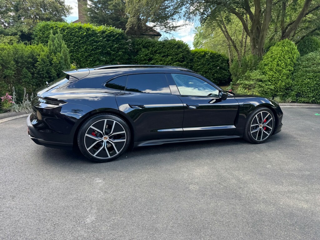Porsche Taycan 4S Cross Turismo #13