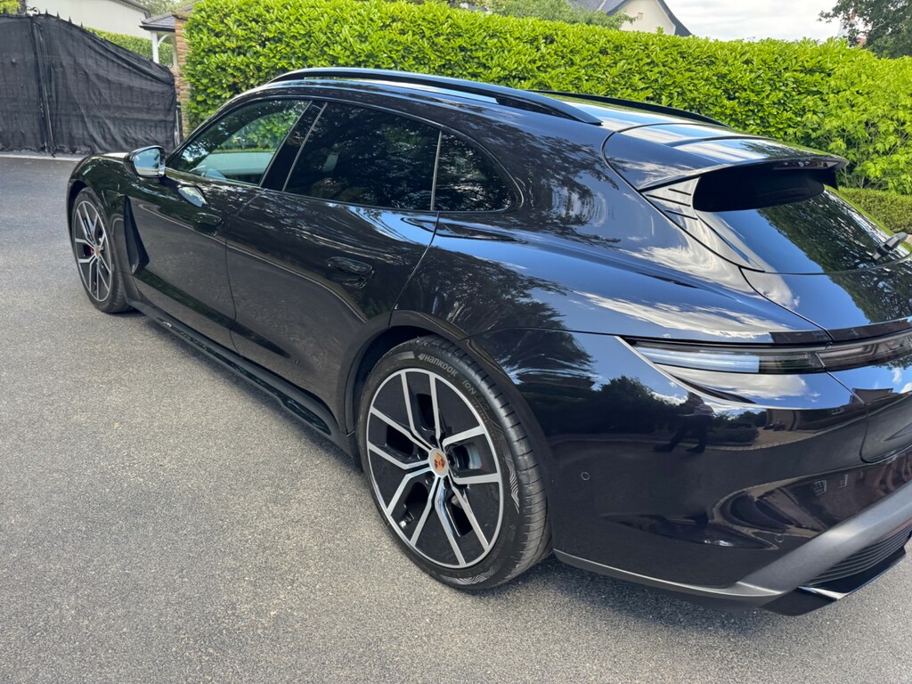 Porsche Taycan 4S Cross Turismo #7