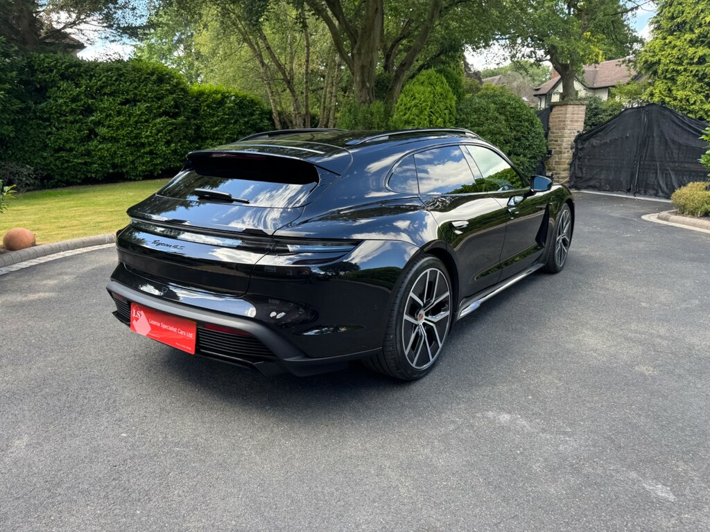 Porsche Taycan 4S Cross Turismo #11