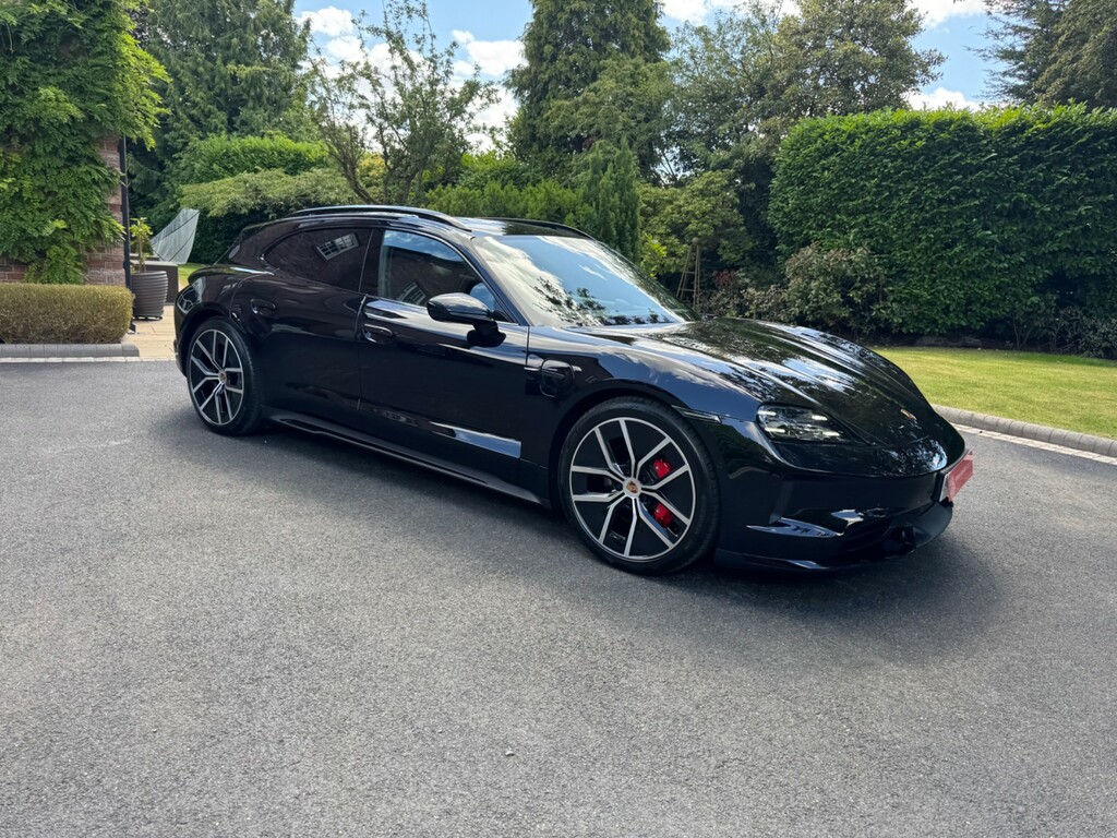 Porsche Taycan 4S Cross Turismo #17