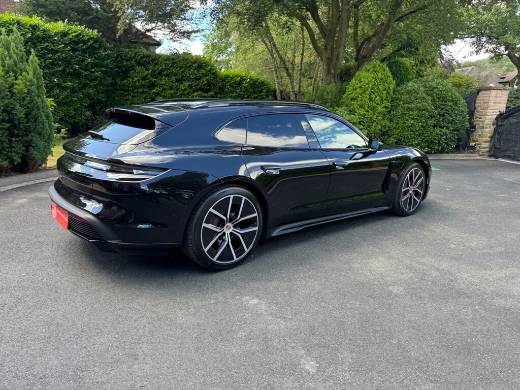 Porsche Taycan 4S Cross Turismo #12