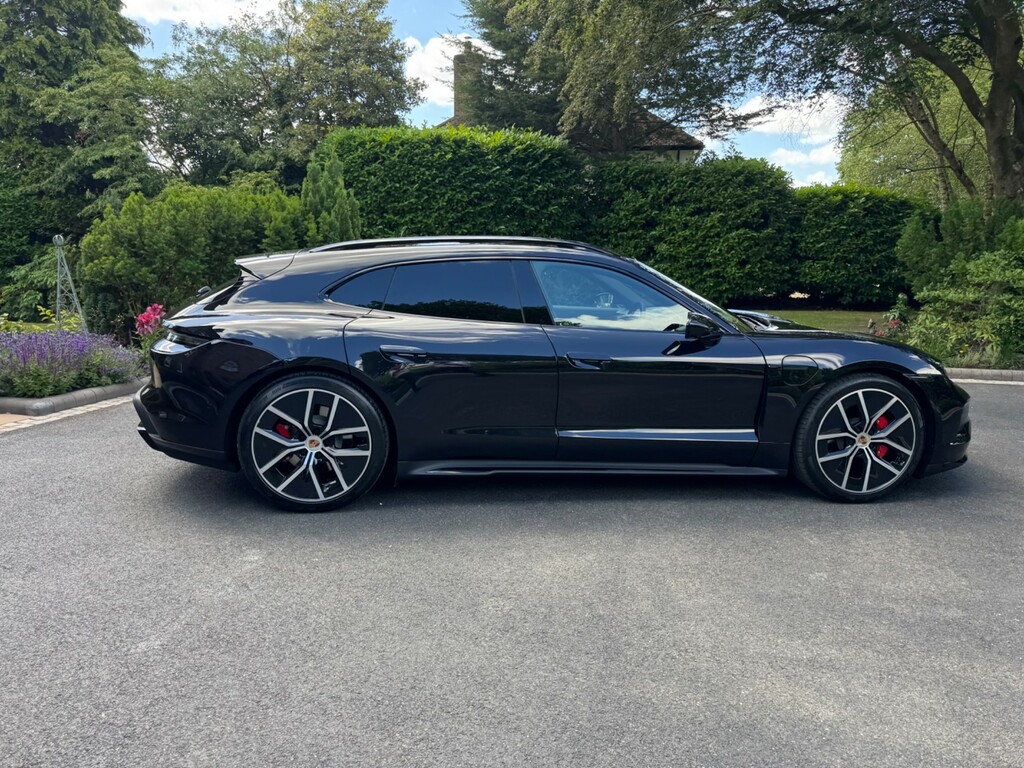 Porsche Taycan 4S Cross Turismo #14