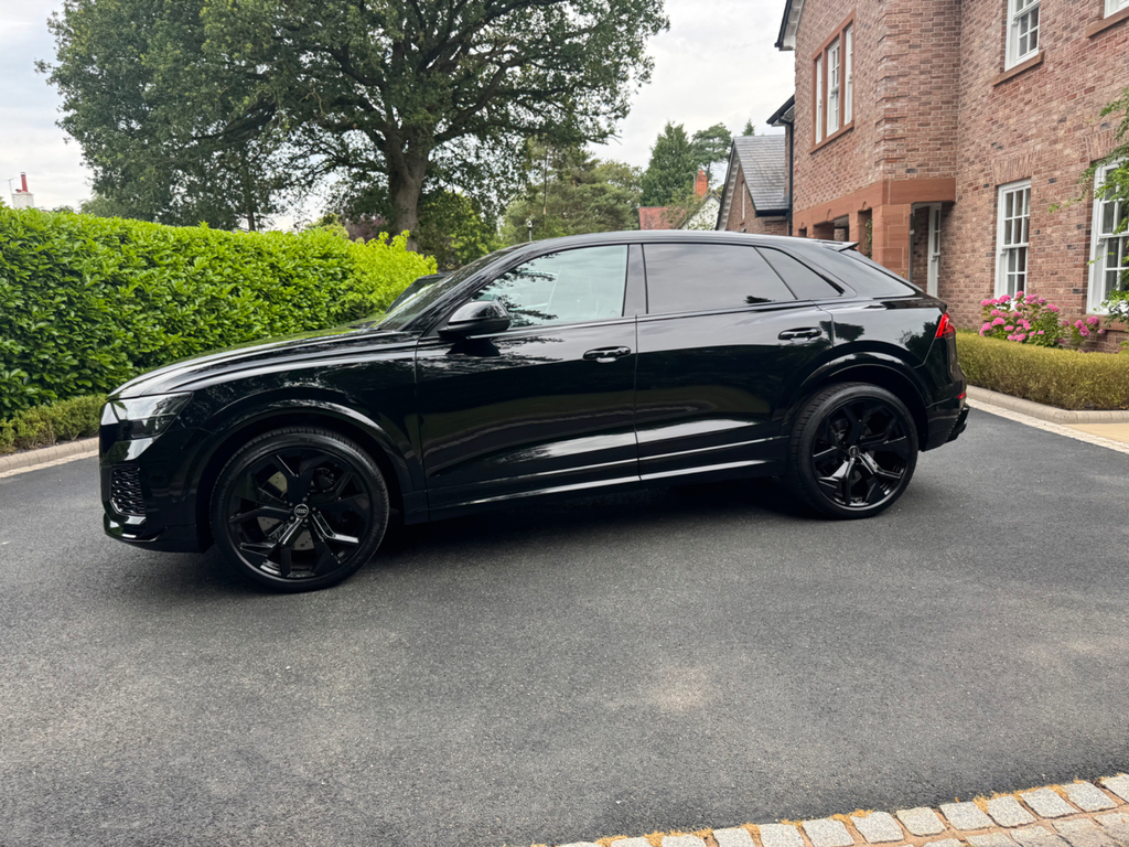 Audi Q8 Estate Black #3