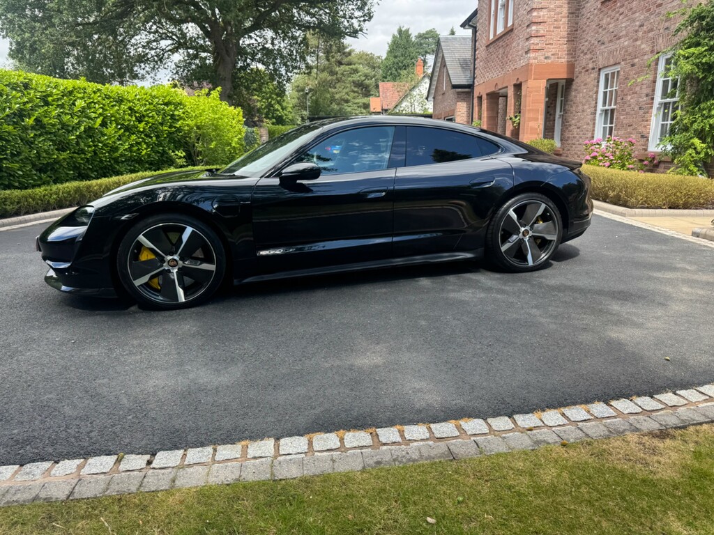 Porsche Taycan Saloon Black #4