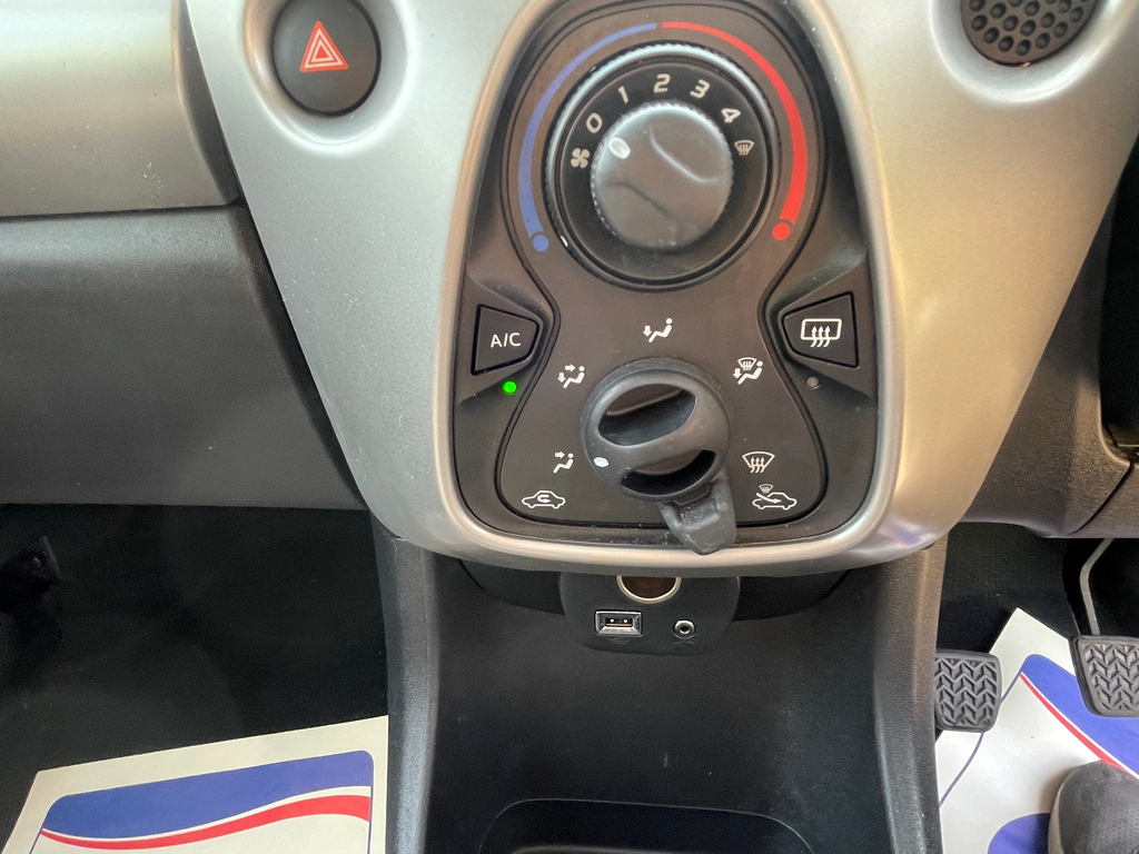 Peugeot 108 Active Silver #24