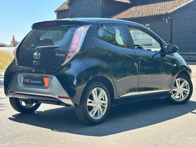 Toyota Aygo Vvt-i X-clusiv Hatchback Black #2