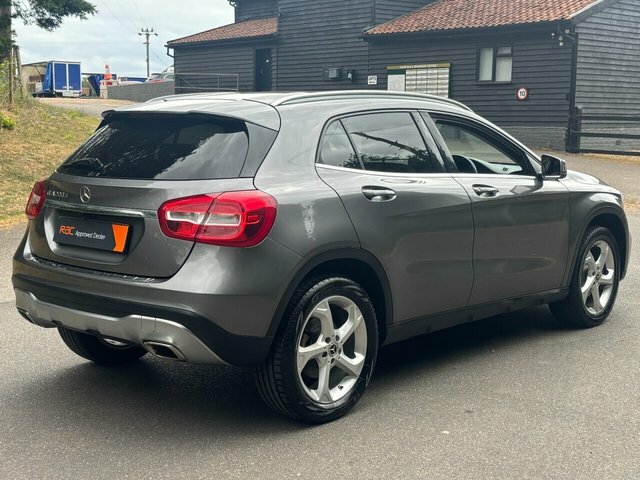 Mercedes-Benz GLA Class Gla200d Sport Suv KS18VVT Grey #4