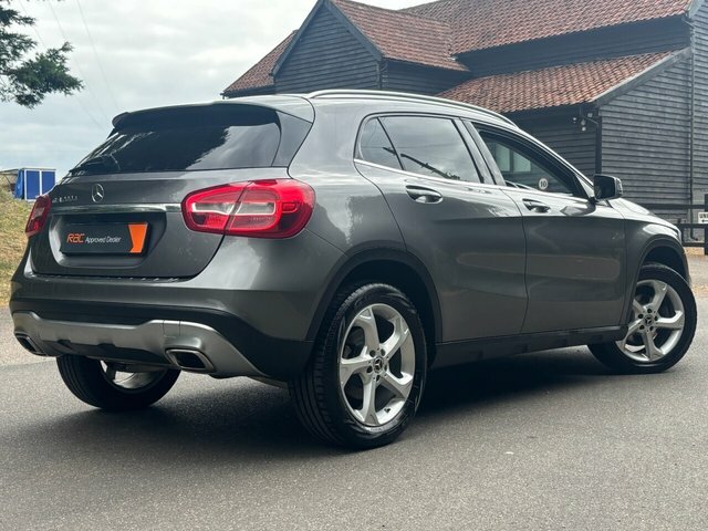 Mercedes-Benz GLA Class Gla200d Sport Suv KS18VVT Grey #2