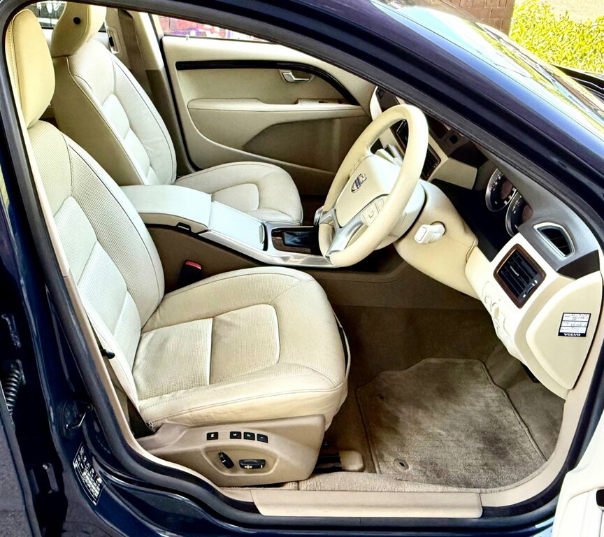 Volvo V70 2.4 D5 Se Estate Euro 5 Ss 2 White #17