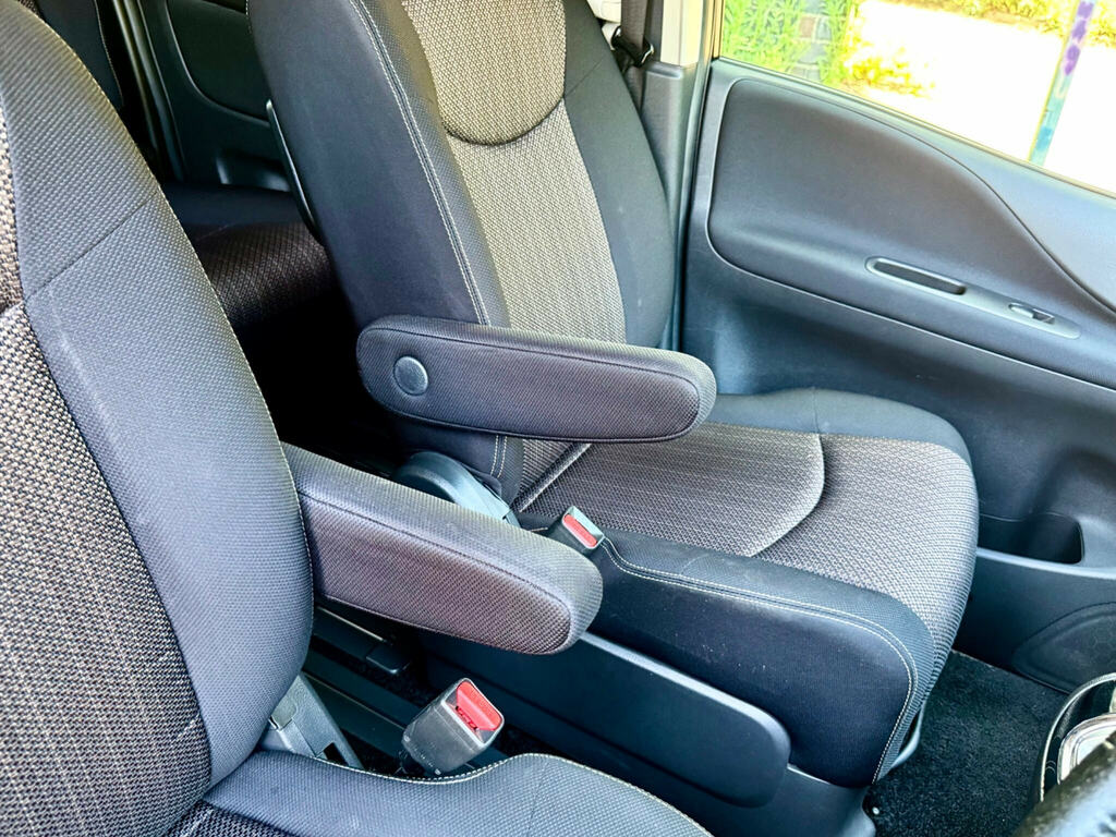 Nissan Serena Hybrid , , 8 Seater , Ulez , Fresh Imp White #28