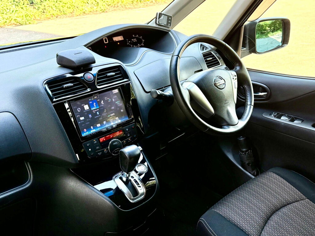 Nissan Serena Hybrid , , 8 Seater , Ulez , Fresh Imp White #19