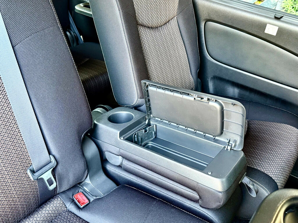 Nissan Serena Hybrid , , 8 Seater , Ulez , Fresh Imp White #37
