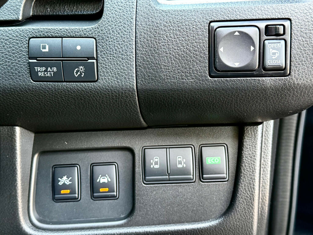 Nissan Serena Hybrid , , 8 Seater , Ulez , Fresh Imp White #46