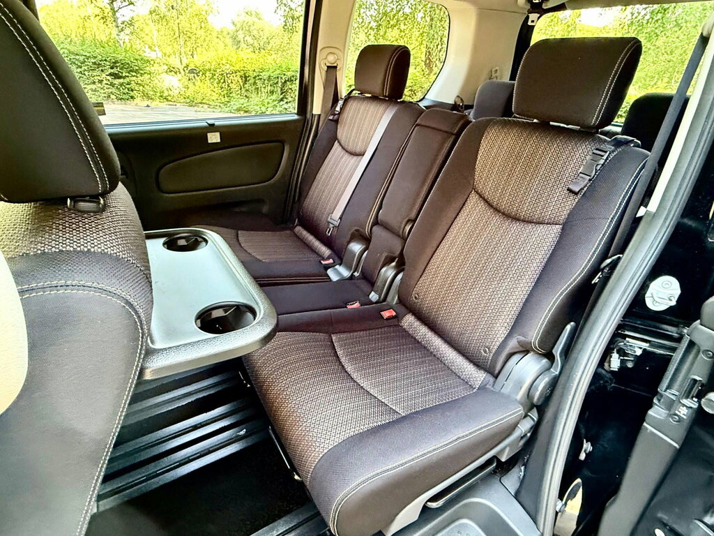 Nissan Serena Hybrid , , 8 Seater , Ulez , Fresh Imp White #25