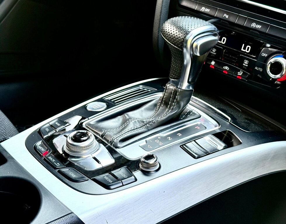 Audi A4 Avant 2L Se Technik Grey #30