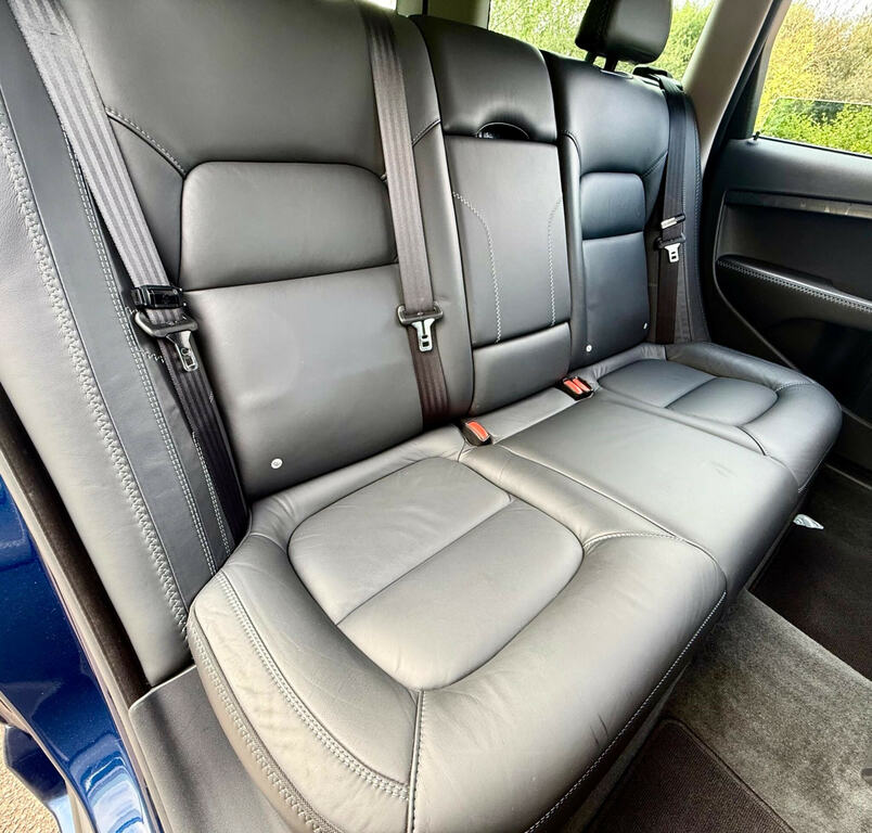 Volvo V70 Blue #26