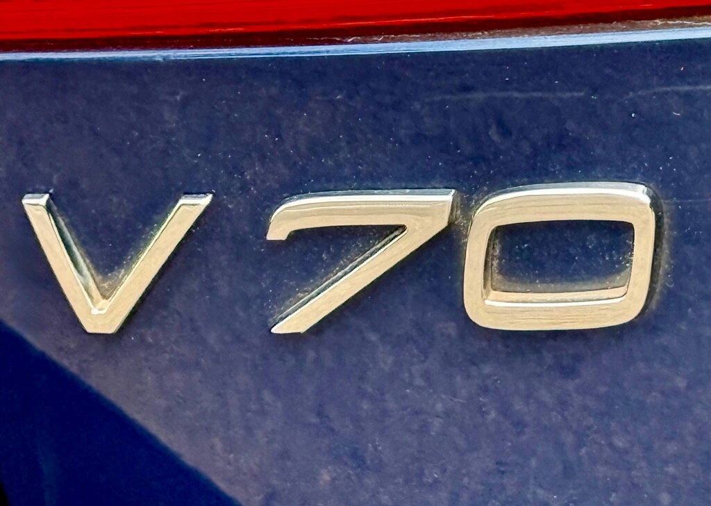 Volvo V70 Blue #12
