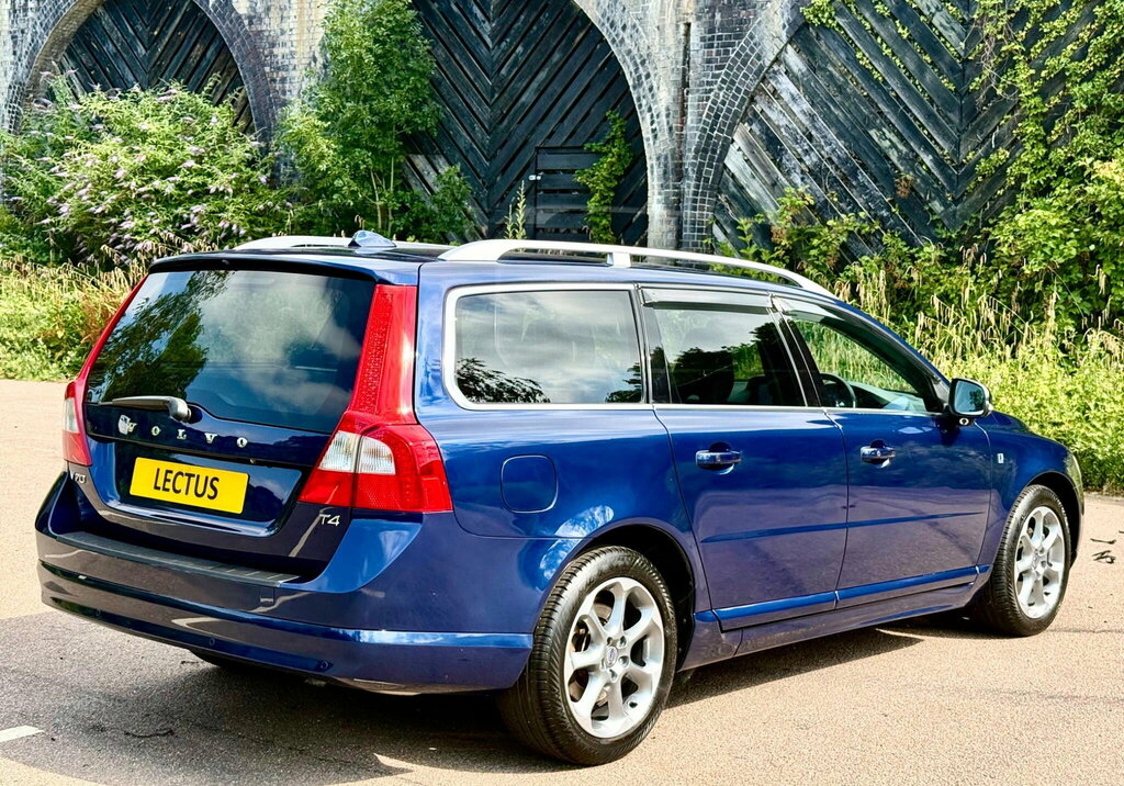 Volvo V70 Blue #9