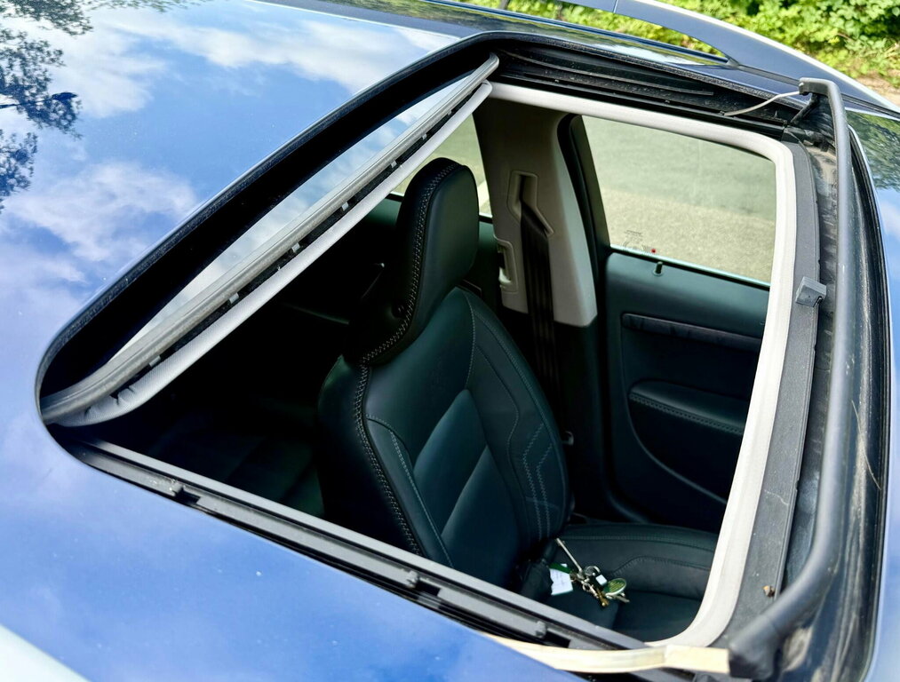 Volvo V70 Blue #32