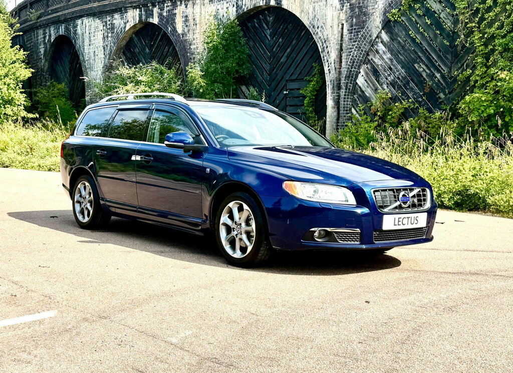 Volvo V70 Blue #11