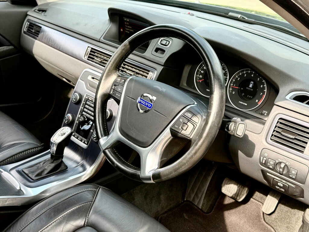 Volvo V70 Blue #18