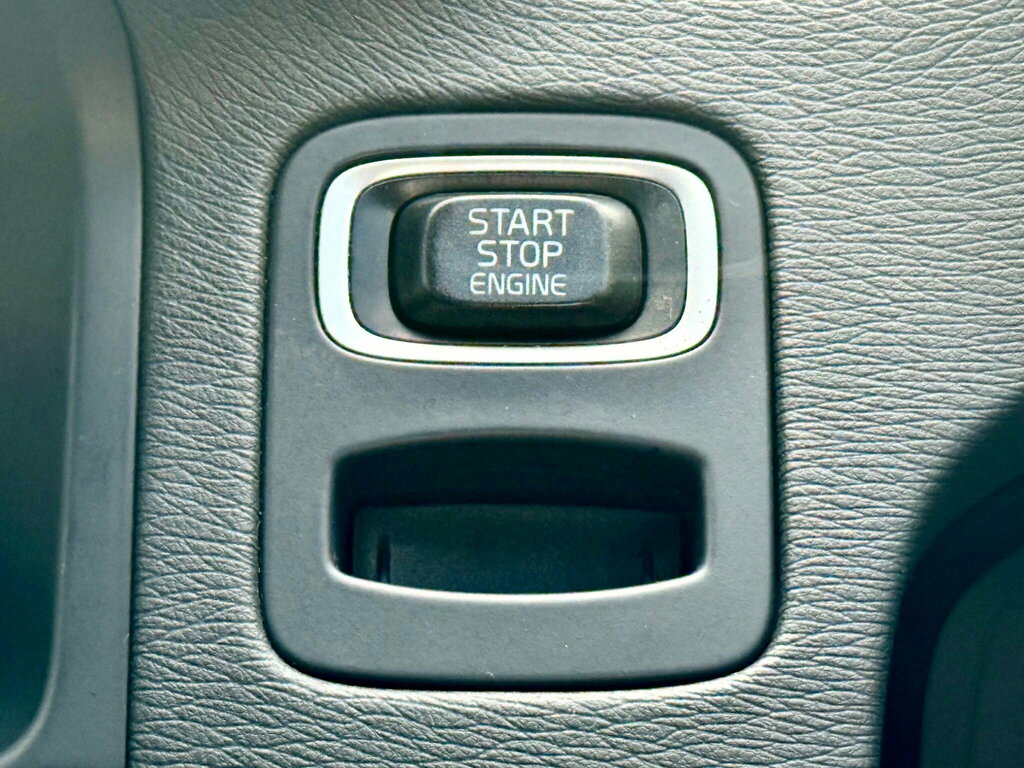 Volvo V70 Blue #33