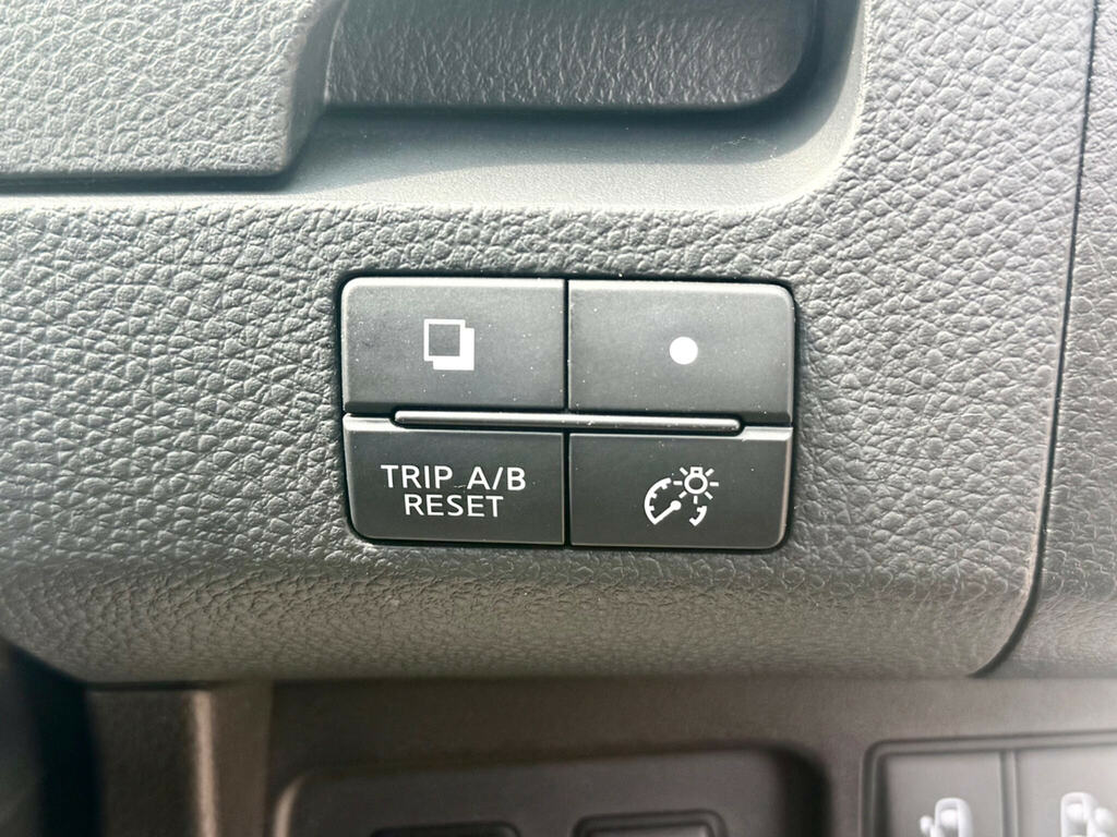 Nissan Serena Mpv White #45