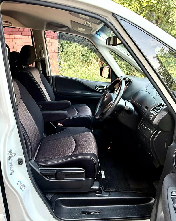 Nissan Serena Mpv White #23