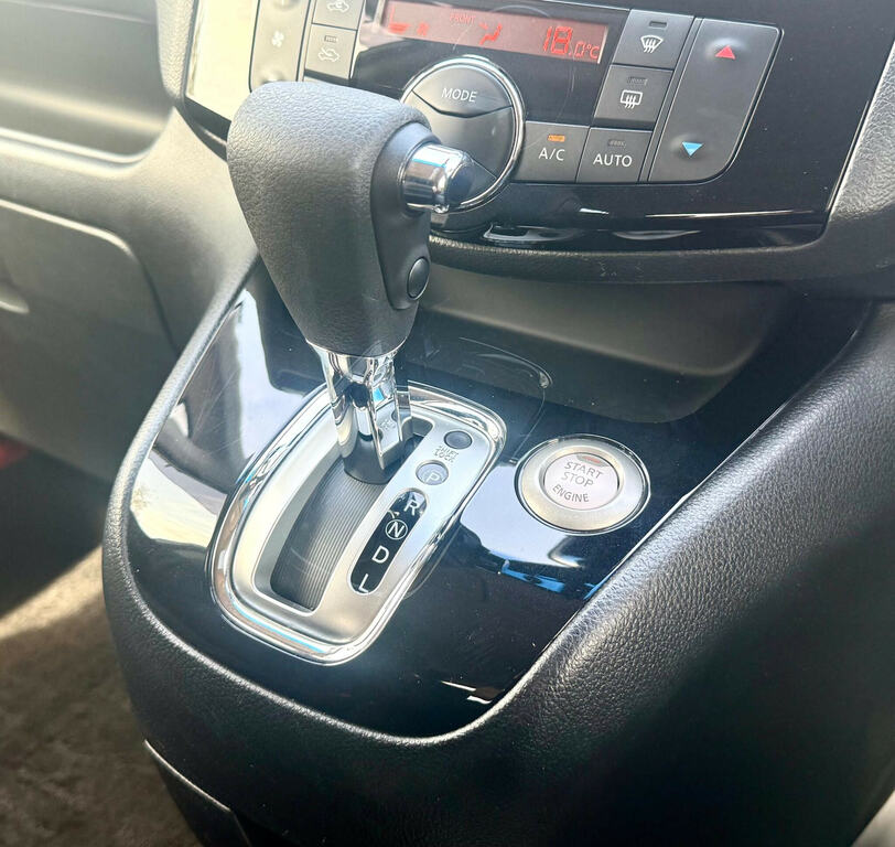 Nissan Serena Mpv White #34