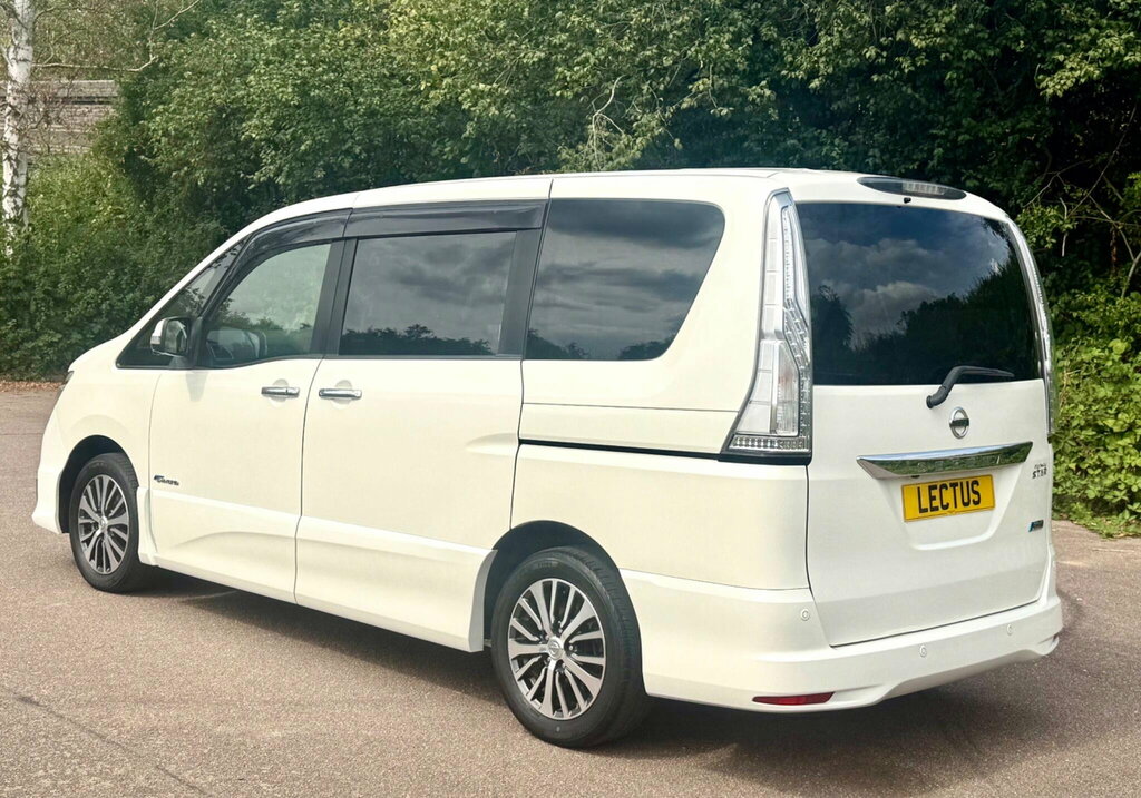Nissan Serena Mpv White #7